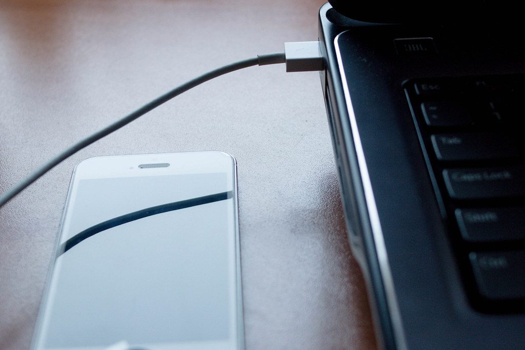 iPhone conectado a iTunes