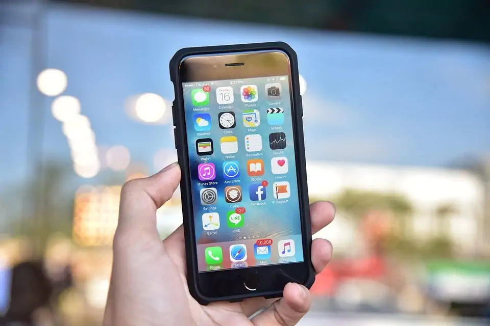 iPhone en una caja 