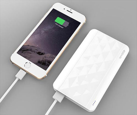 Conecte su iPhone a un cargador