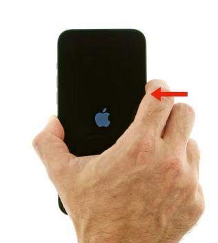 Restablecer el iPhone de reinicio para arreglar iPhone atascado al preparar la actualización